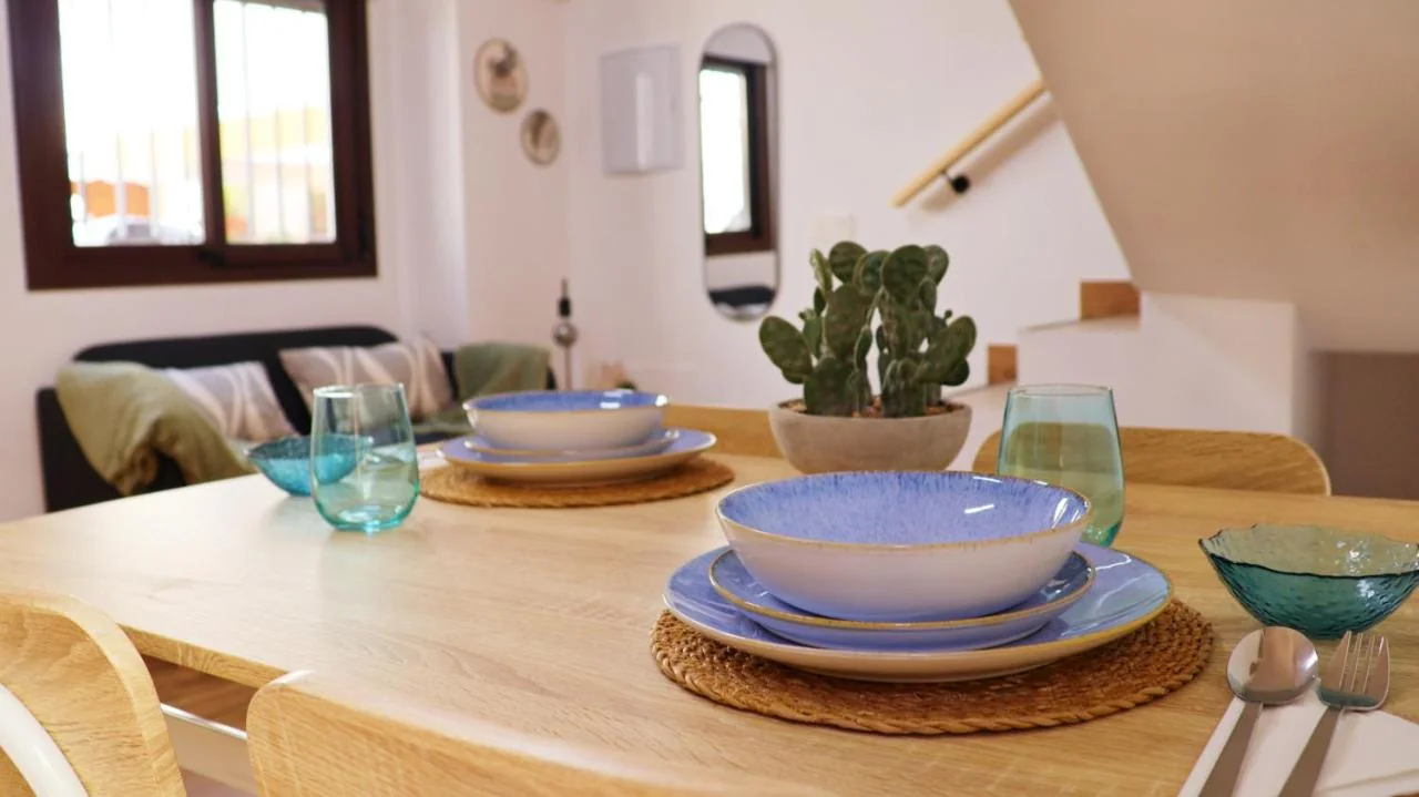 Detalle de la mesa de la cocina